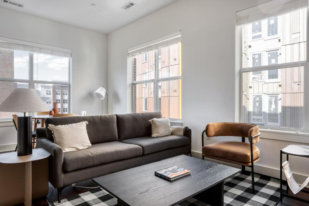 Cambridge Apartment | Cambridge 2BR w Gym Roof BOS-773