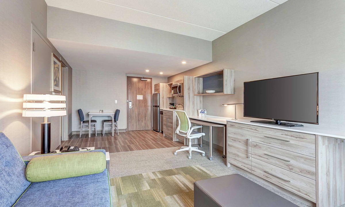 Steeles Industrial Hotel | Home2 Suites by Hilton Toronto Brampton