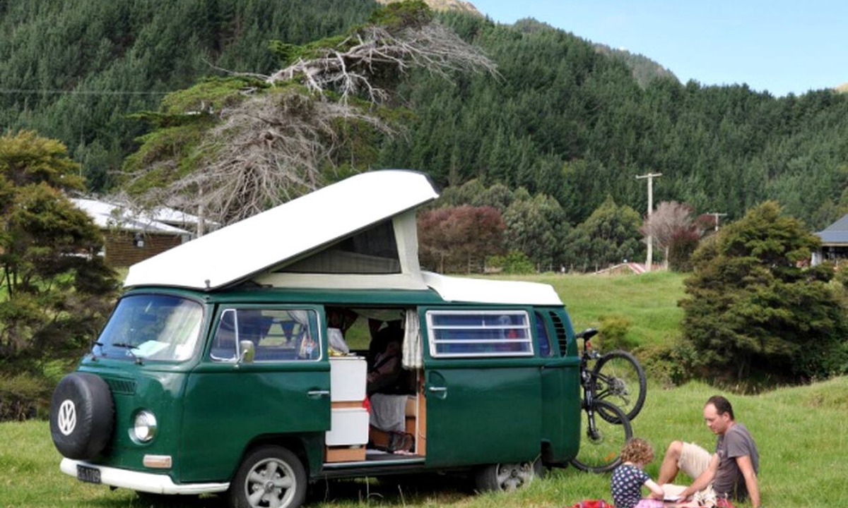 Albany House | Vintage Camping Rental for Travel Adventure in Auckland, New Zealand