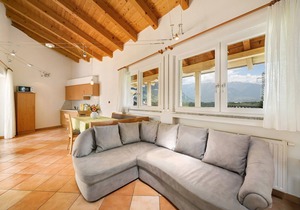 Apartment "Weinsepphof 7" with Mountain View, Pool, Wi-Fi, Garden & Balcony in Lana