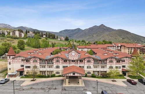 Zermatt Villa | 3055/57 | 2BR Upscale Villa | Near Park City Ski