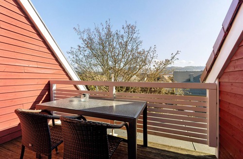 Nesselried Apartment | Apartment 'Ferienwohnung Zwetschge' with Shared Garden, Balcony and Wi-Fi
