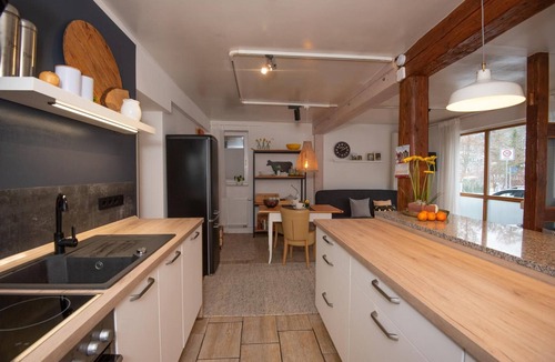 Suhl Apartment | Apartment 'Ferienwohnung Eliese in Suhl' with Private Terrace, Private Garden and Wi-Fi
