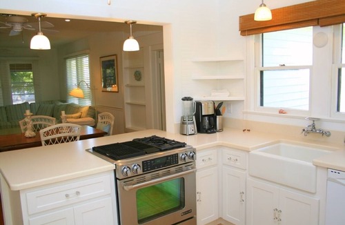 Downtown Boca Grande Historic District House | Blissfully Serene Palm Cottage In Town and 2 Blocks from Beach