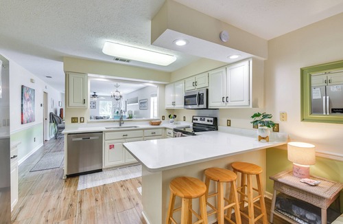 El Centro Beach House | Breezy PCB Vacation Rental w/Lanai, Walk to Ocean