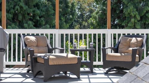 Central Okanagan Bed & Breakfast | CHATHAM HOUSE Kelowna Bed & Breakfast