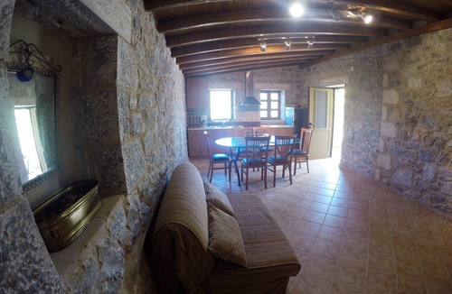 Pagkia House | Dikaios Traditional Country House, Laconian Mani