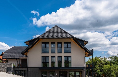 Wolpadingen Apartment | Holiday Apartment 'Schwalbennest' with Mountain View, Balcony and Wi-Fi