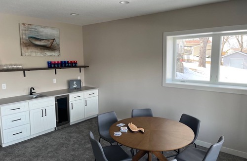 Alexandria House | LeHommeDieu Cove Family Getaway @ Island Drive Inn
