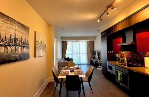 Toronto Entertainment District Apartment | Move in Ready RogersCenter CN Tower 2B2B City Lakeview &Free Parking