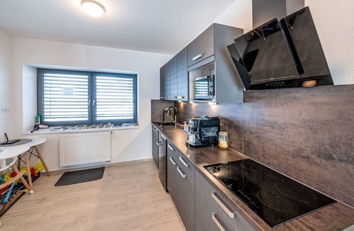 Volfirov Apartment | Nice apartment with pool, A/C, WIFI, hot tub, TV, patio, pets allowed and panoramic view