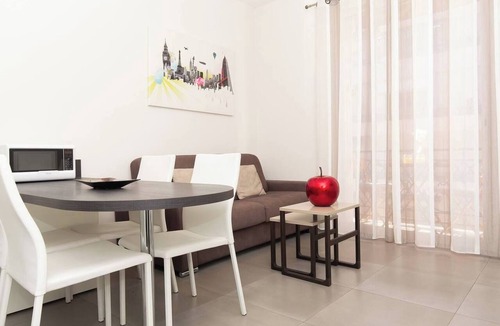 Cannes City Centre Apartment | Palais Miramar: 1 bed side sea view