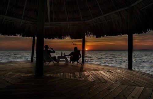 Thatch Caye House | Romantic Oceanfront Cabana w/En-Suite Bath, A/C, & Incredible Ocean Views