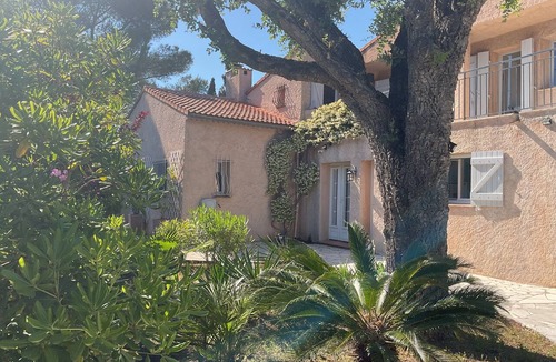 Boulouris-sur-Mer Villa | Saint Raphael beautiful villa 170 m2 swimming pool, very quiet, comfortable, residential