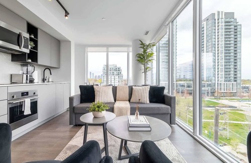 The Queensway Apartment | Spacious 3-Bed Unit | Quick Access to Pearson & Downtown