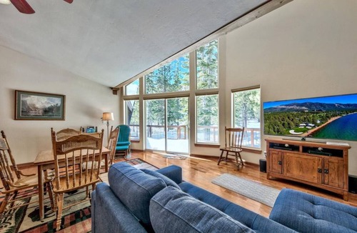North Upper Truckee House | Spacious Tahoe Chalet Downstairs living