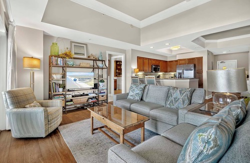 Shelter Cove Villa | Spectacular Harbourfront Villa completely renovated located in Shelter Cove