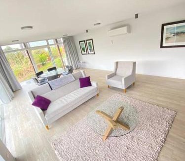 Merita House | The Peninsula Grande