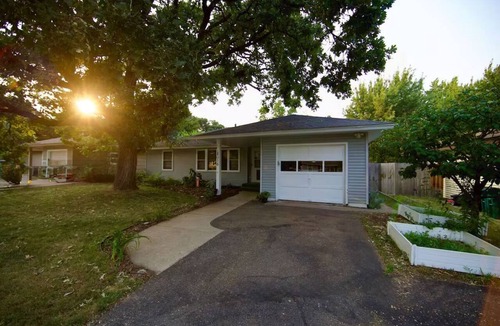 St. Louis Park House | The Westside Hideaway with Hot Tub and Patio