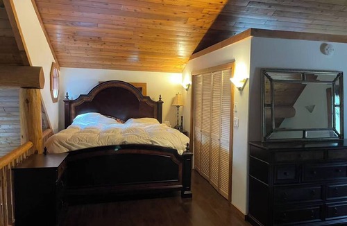 North Oyster Bed & Breakfast | Treehouse Escape