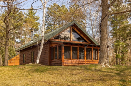 Hackensack Cabin | Unique Timber frame Cabin-lake access