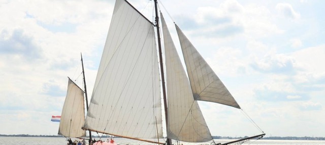 1890 Dutch Sailing Barge Phoenix, Amsterdam, Groups 18, From €78 p.p./night in Weesp