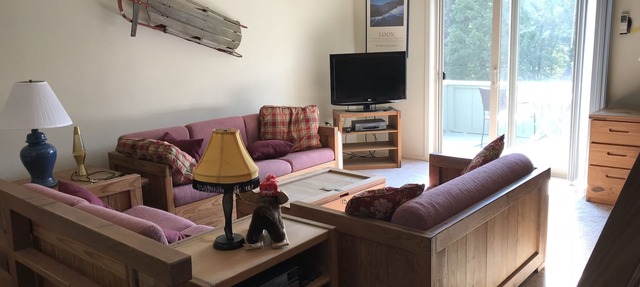 2 Bedroom Plus Giant Loft Bedroom Resort Close to Ski, Storyland, Hiking & More! in Bartlett