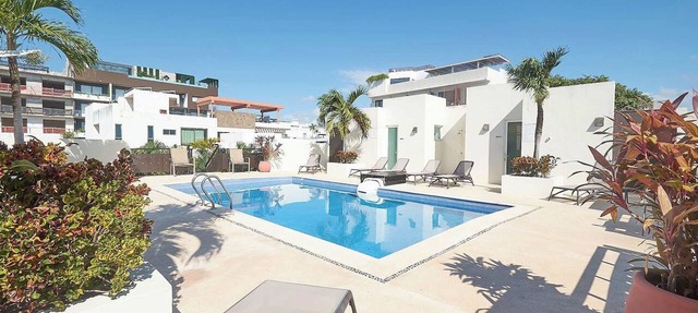 2BR condo - pool, BBQ & beach steps away in Playa del Carmen
