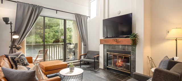 2BR + Den | Gables | Dog Friendly | Near Both Mountains | Wood Burning Fireplace | Free Parking in Whistler
