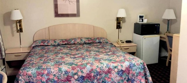 3 Bedroom Suite|Seneca Falls in Seneca Falls NY
