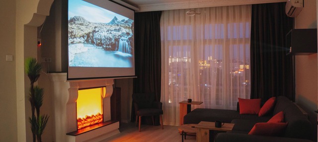 4 BR Flat With AC, Terrace And Hot Tub In The Heart of Historic Istanbul in Istanbul