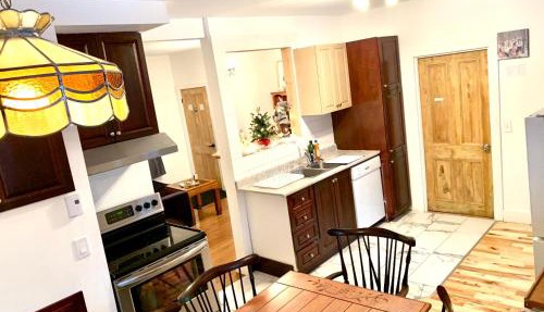 6 guests, King, Queen & Double, Free parking, QC in Quebec City