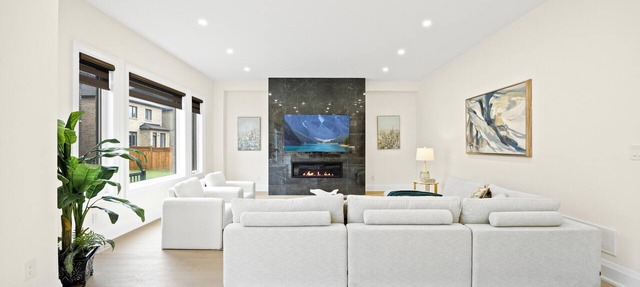 6BR Brampton Detached ~ 100% Spotless & Private in Brampton