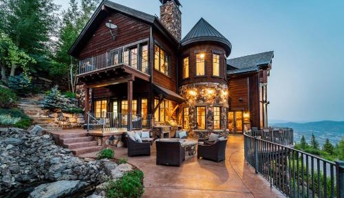 8 Bedroom Deer Valley Masterpiece with endless views. Theater hot tub game room ski-inout in Park City
