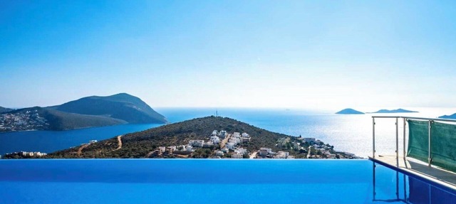 A Maginificent South Facing Villa w/Heated Infinity Pool And Stunning Sea Views in Kalkan