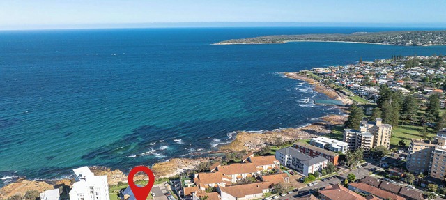 Absolute Beachfront Cronulla Beach House | Panoramic Ocean Views in Cronulla