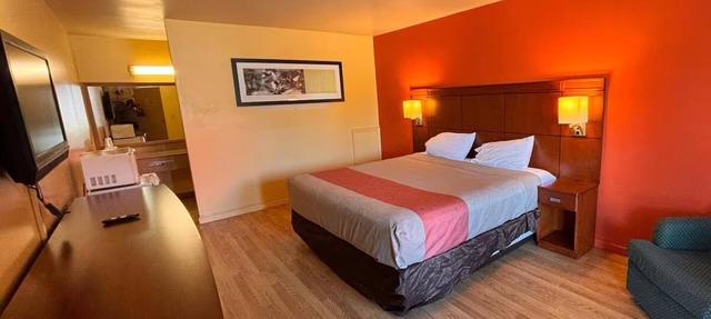 Affordable Stay w/Private Bathroom & Flat-Screen TV – 5 Min to Fort Eustis in Newport News
