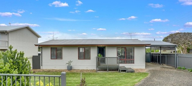 All Decked Out Goolwa Beach Pet Friendly in Goolwa Beach