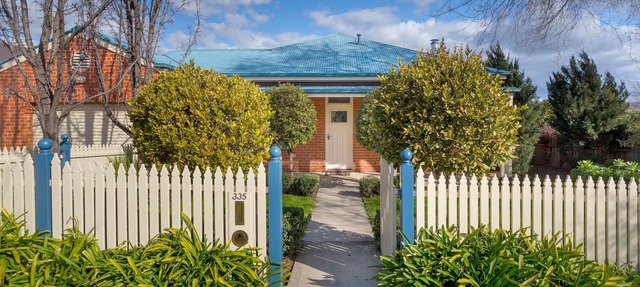 Ampleforth East- spacious and stunning, parking and wifi! - Spacious four bedroom home in East Albury