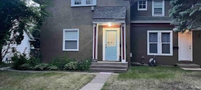 Anoka 2 bedroom apt. in Historical Victorian House in Anoka