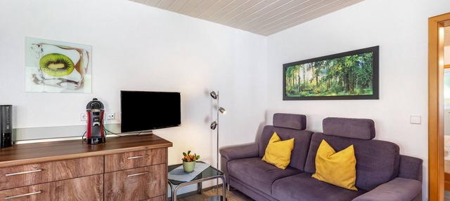 Apartment 'Rose' with Private Terrace, Shared Garden and Wi-Fi in Bad Peterstal-Griesbach