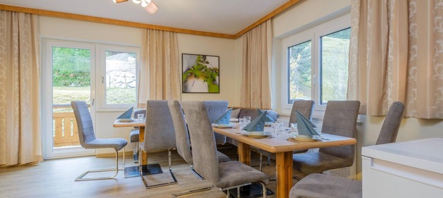 Apartment with balcony and ski storage in Saalbach-Hinterglemm