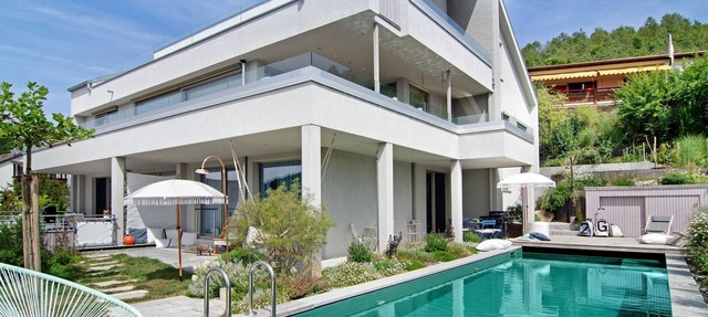 Apartment "SeeArt-Apartment No 86" with Lake View, Pool & Wi-Fi in Ludwigshafen