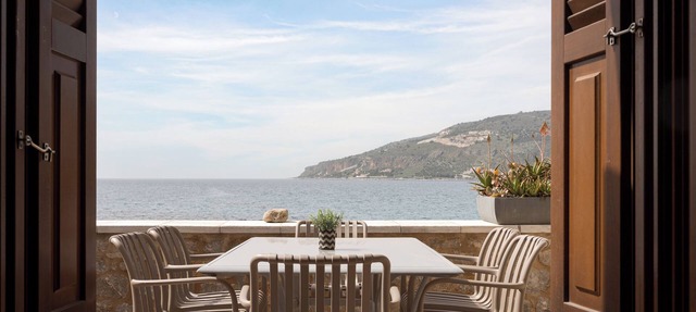 Aura Seafront Villa, Bill & John Peloponnese in West Mani