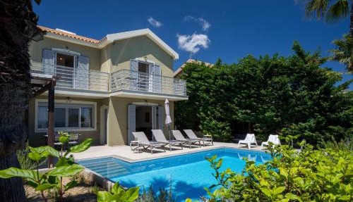 Beachfront Villa Alexandra in Skala