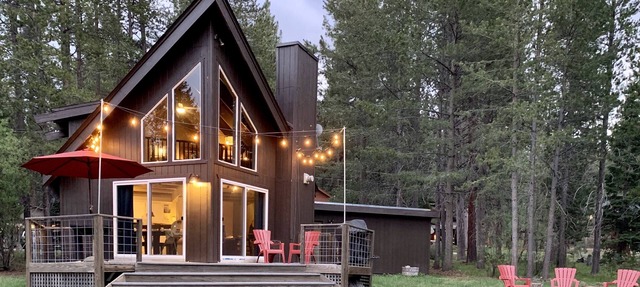 Beautiful South Lake Tahoe Meadow View Chalet. Dog Friendly. AC in South Lake Tahoe