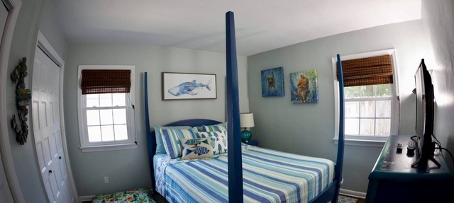 Breezy, Quaint, and Dog- Friendly North End duplex. in Virginia Beach