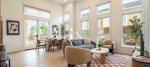Bright King 2B2B｜Pool & Spa｜Smart 4K TVs in all Rm in Montclair