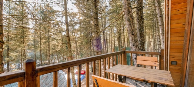 Bungalow with Balcony in Nature Near Dipsiz Lake in Kastamonu
