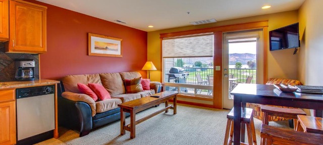 Cabana in Chelan